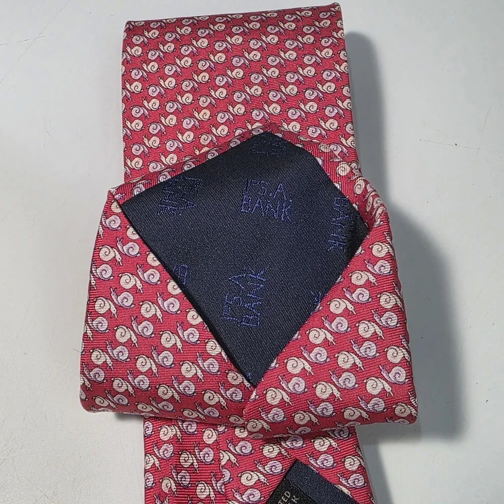 Jos‎ A Bank Signature Collection Silk Pink Snails Pattern Mens Tie